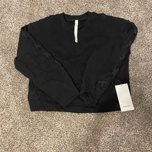 Lululemon, Braided Sleeve Pullover, size 8, black